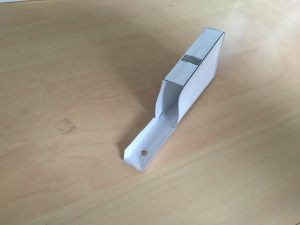 Assembler le grand parallélépipède (ne pas coller la dernière face)