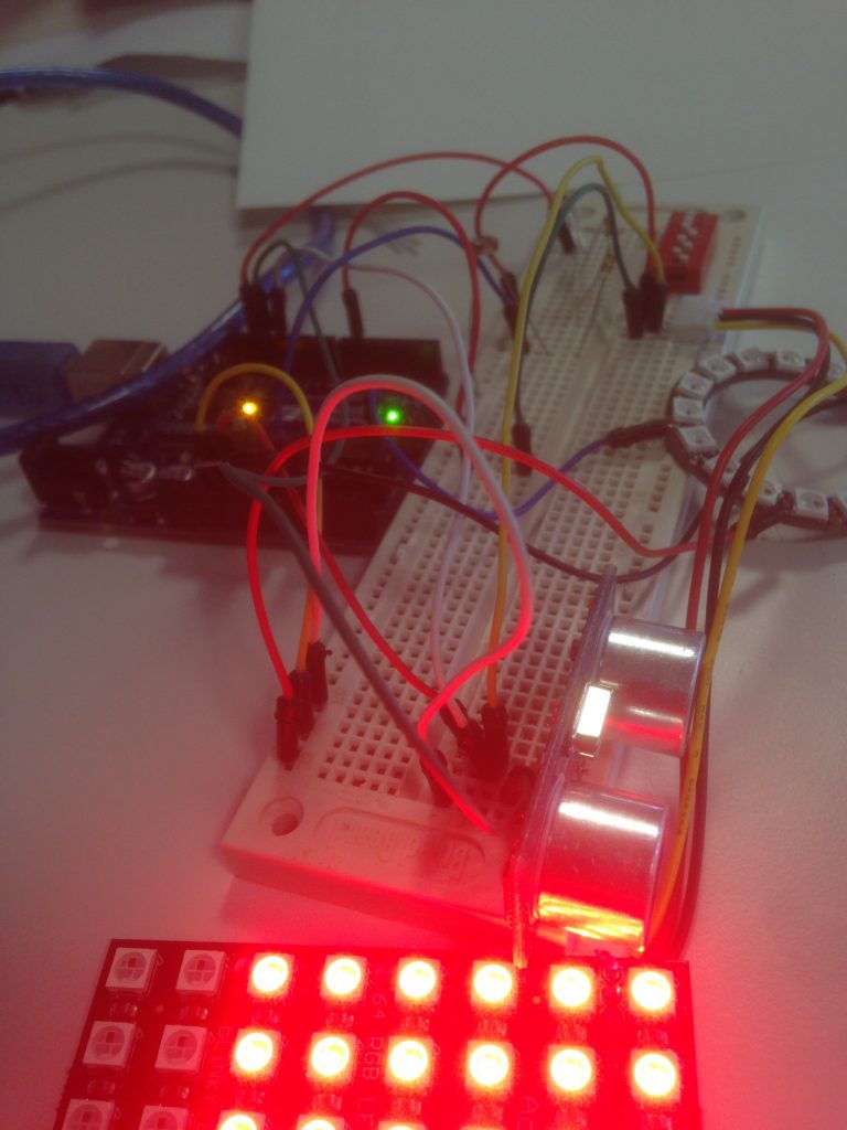 Light plant activated by proximity of a person | Téléfab